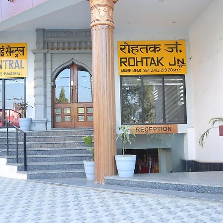 Отель Inter Urban Rohtak Экстерьер фото