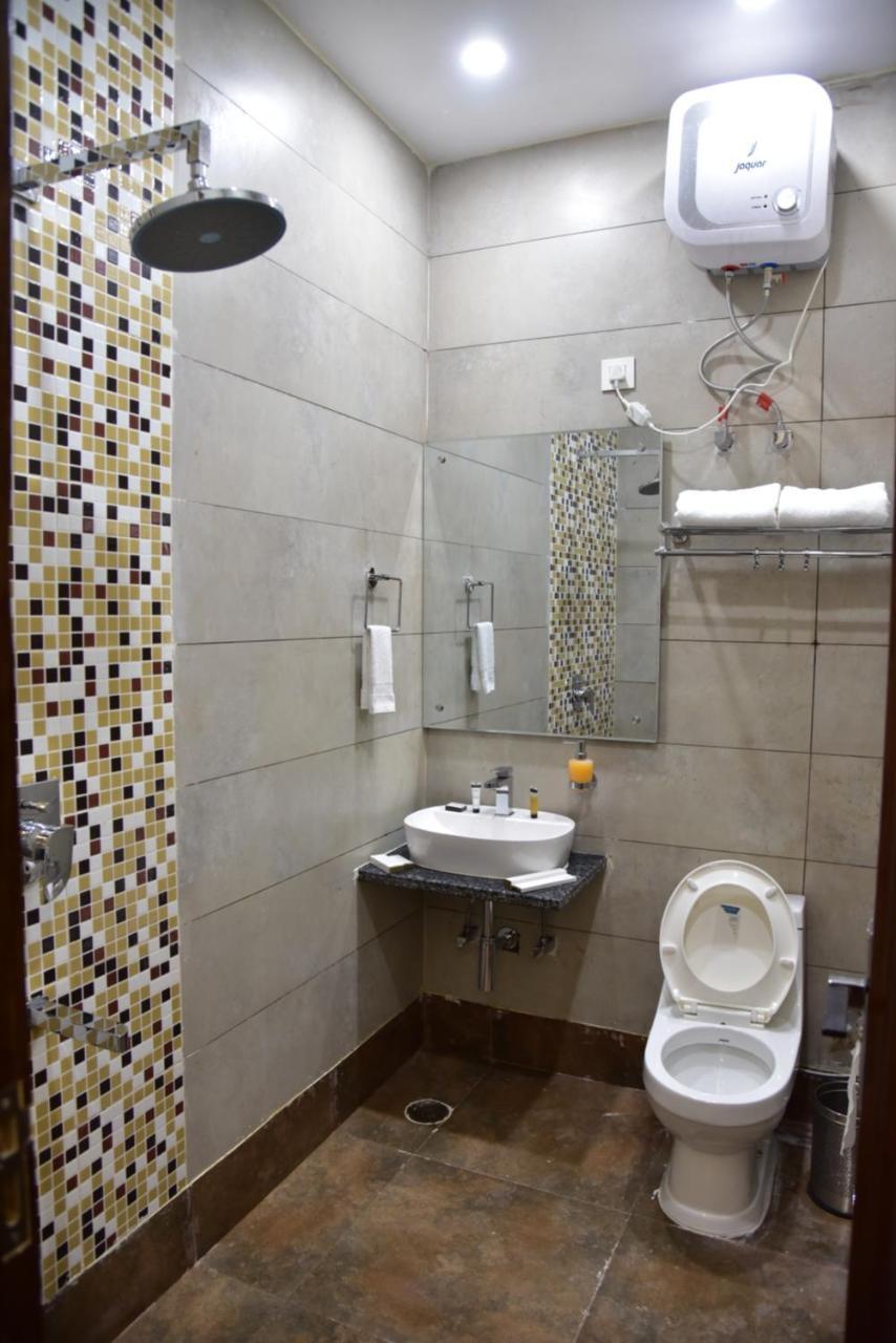 Отель Inter Urban Rohtak Экстерьер фото