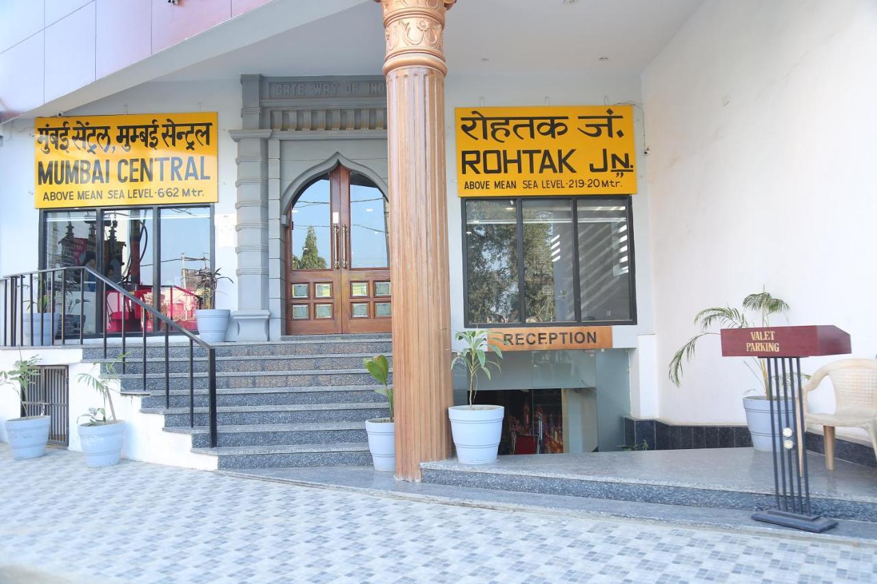 Отель Inter Urban Rohtak Экстерьер фото